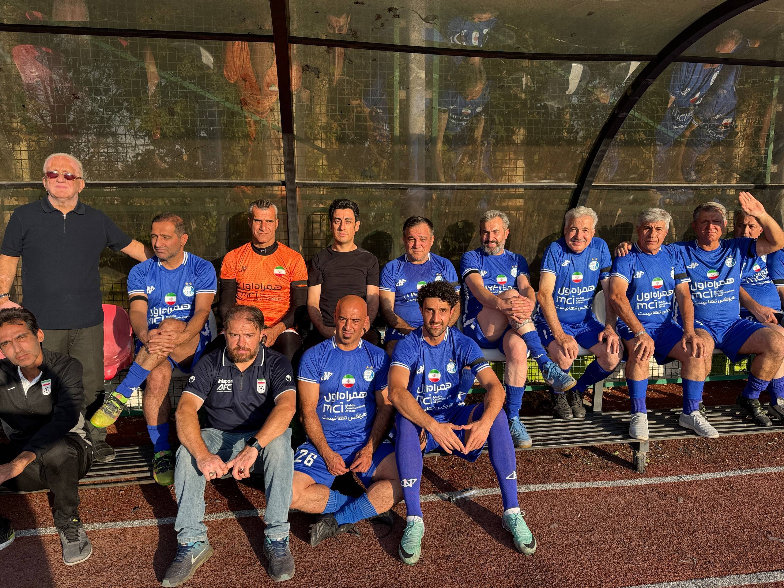 تاجرنیا و نمایش بی پایان تبلیغاتی در زمین استقلال تاجرنیا و نمایش بی پایان تبلیغاتی در زمین استقلال