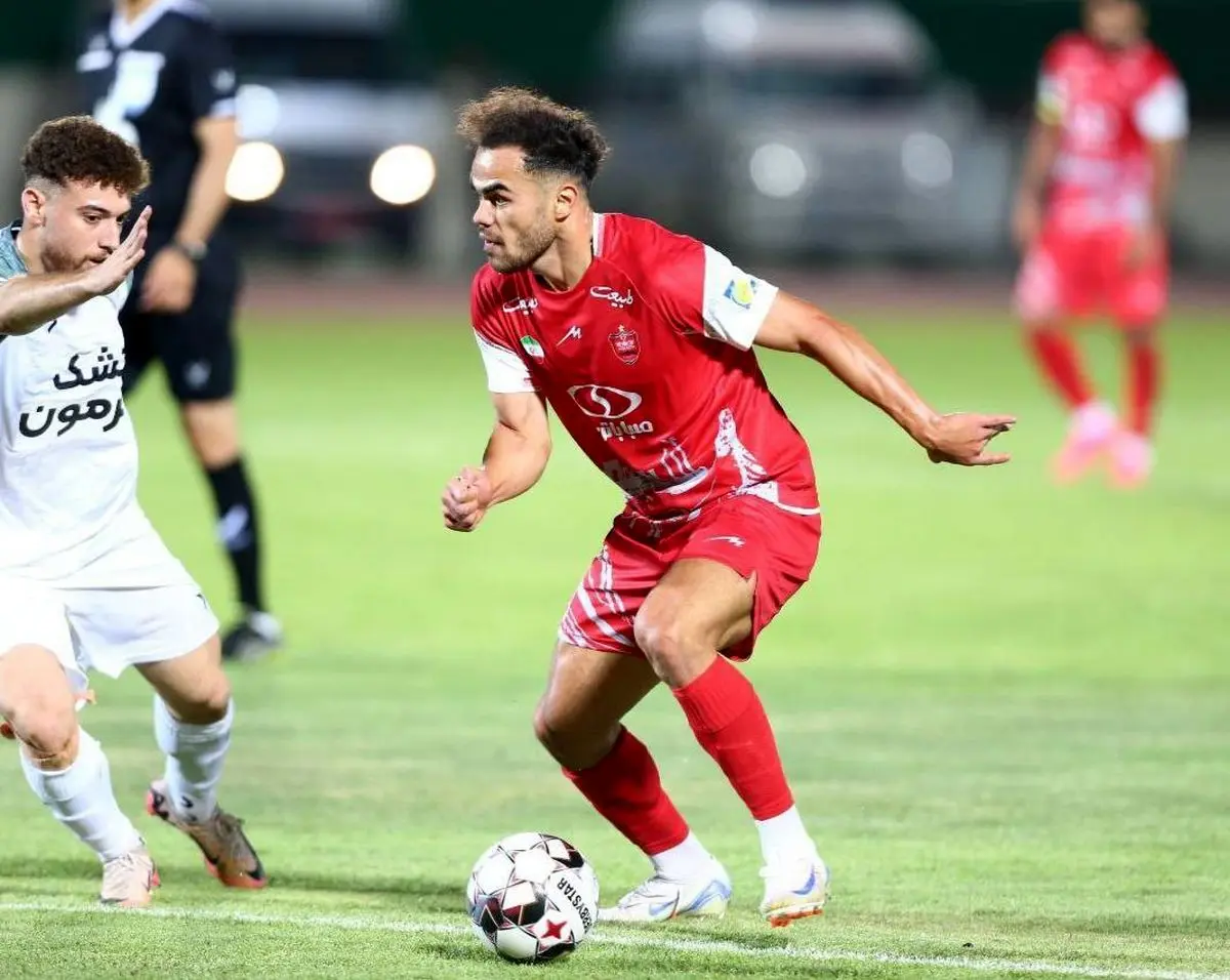 اورونوف؛ ستارهای شکننده در مسیر بازگشت به اوج/ هواداران پرسپولیس منتظر تکرار نمایش جذاب ستاره ازبکستانی اورونوف؛ ستارهای شکننده در مسیر بازگشت به اوج/ هواداران پرسپولیس منتظر تکرار نمایش جذاب ستاره ازبکستانی