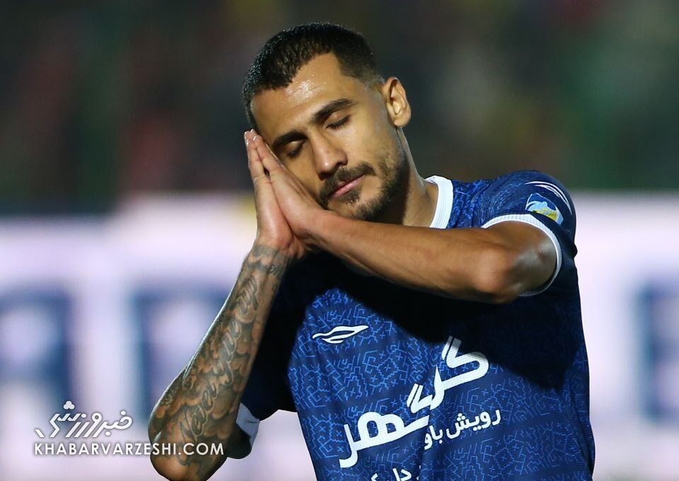 شادی گل مهدی تیکدری در دیدار گل گهر مقابل پرسپولیس