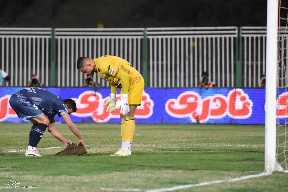 406800 زمین ورزشگاه تختی