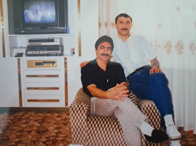 406890 عکس قدیمی ناصر محمدخانی و حمید درخشان