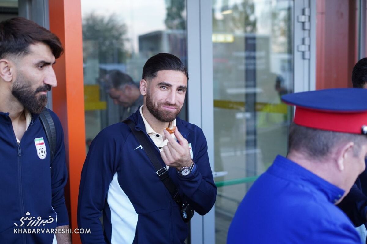 استقبال ویژه روس‌ها از تیم ملی فوتبال ایران/ قلعه‌نویی دست به کیک شد! +عکس