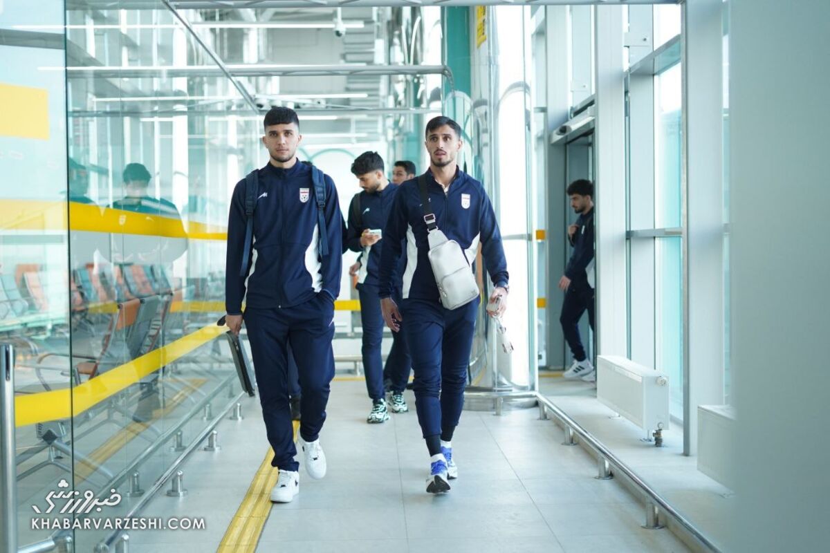 استقبال ویژه روس‌ها از تیم ملی فوتبال ایران/ قلعه‌نویی دست به کیک شد! +عکس