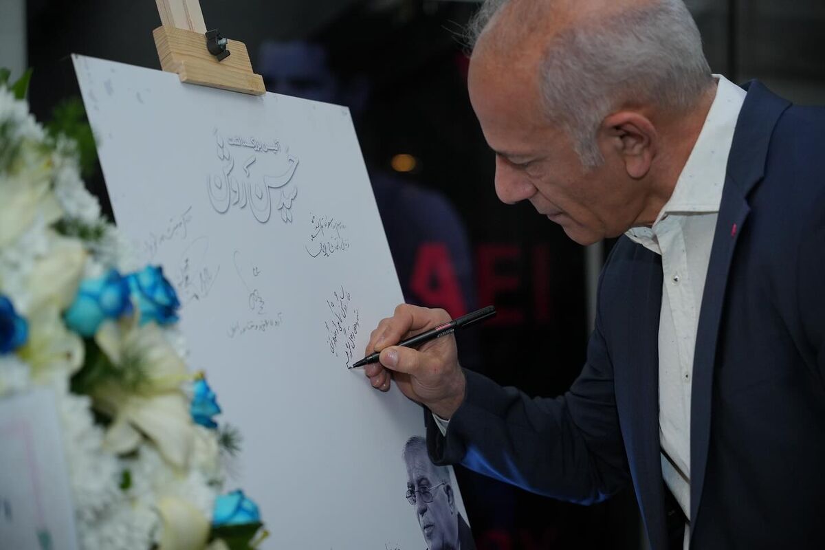 407233 گردهمایی ستارگان در رستوران علی دایی؛ در حضور فردوسی پور، باقری و خاکپور از اسطوره استقلال تجلیل شد +تصاویر