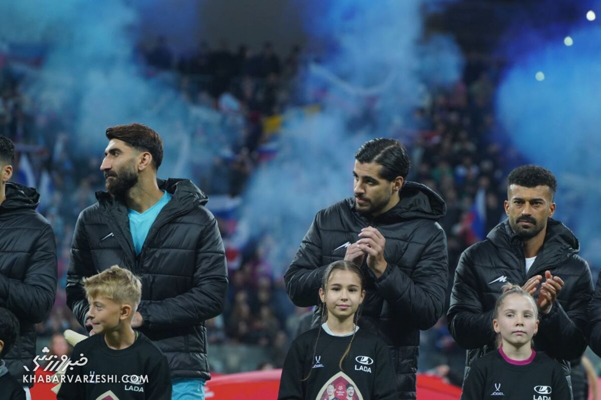 407261 ایران - روسیه در حد جام جهانی!/ نمایش شگفتانگیز با لباسهای غولپیکر +عکس و فیلم