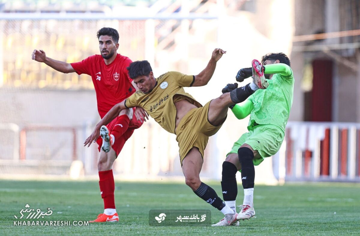 پرسپولیس - عقاب