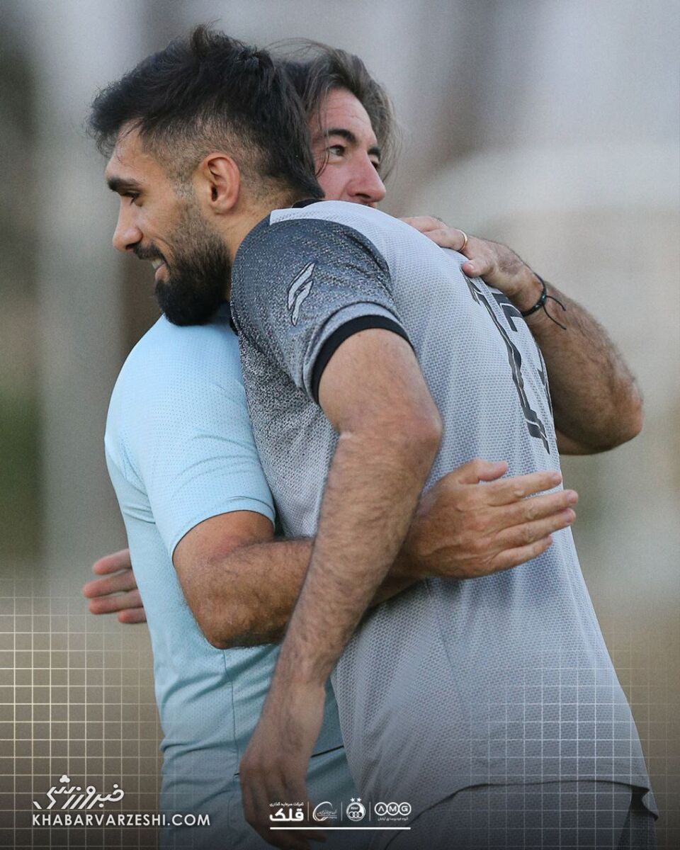 407440 آشتیکنان ساپینتو با یک بازیکن استقلال +عکس