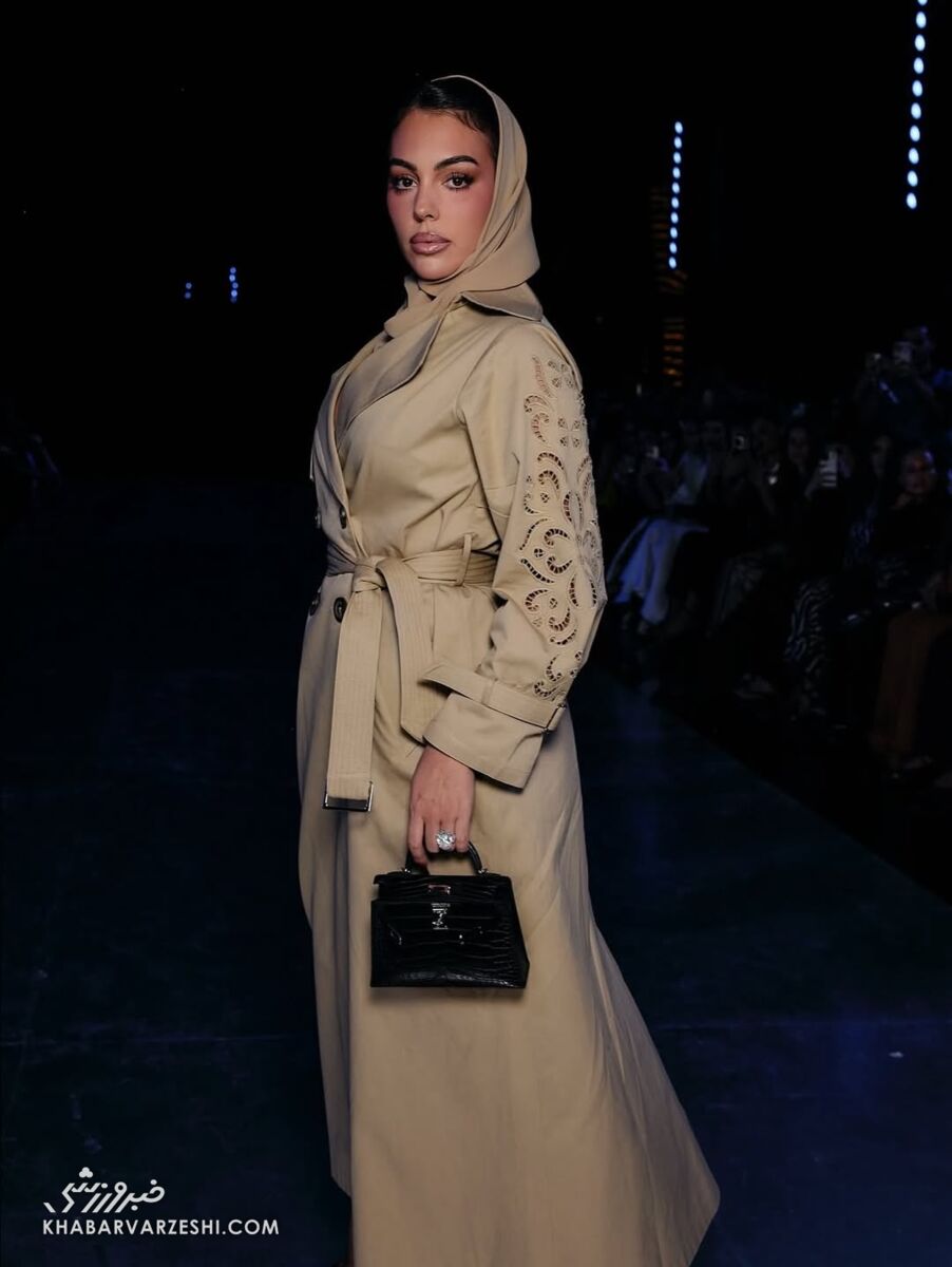 408444 جورجینا رودریگس با استایلی شیک در هفته مد ریاض