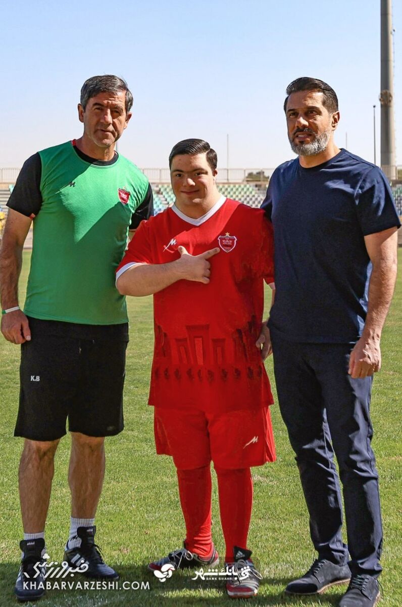 استقبال گرم پرسپولیسی‌ها از مهمان ویژه در تمرین امروز +عکس