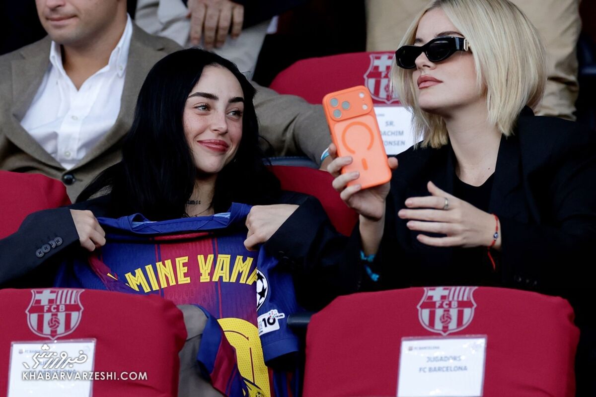 408657 پارتنر لامین یامال در جایگاه تماشاگران