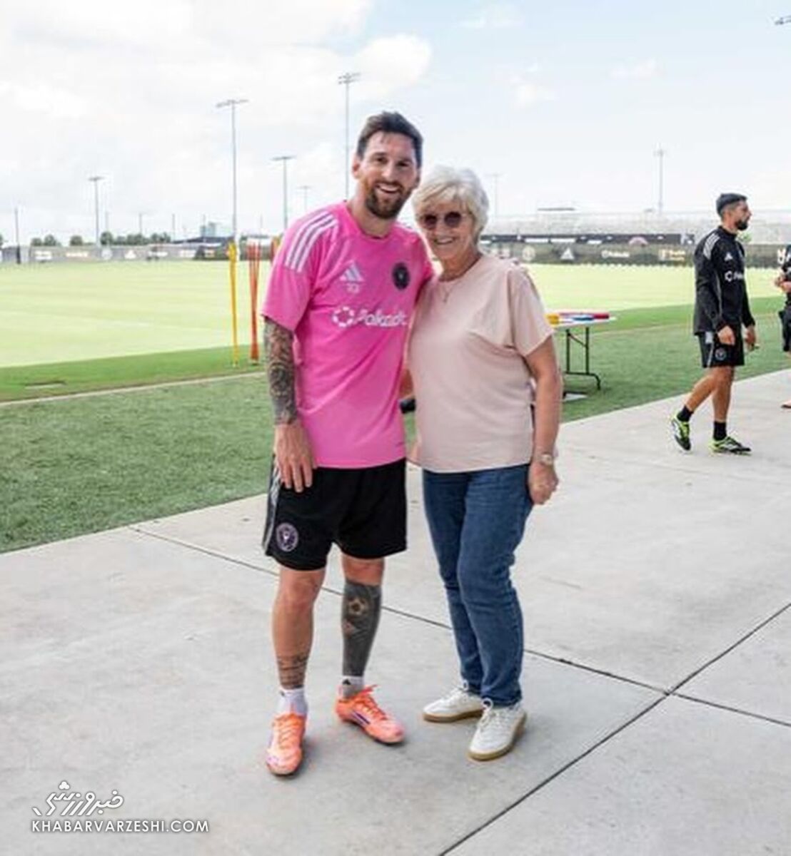 408894 هیجان ساندرا بکام از دیدن مسی