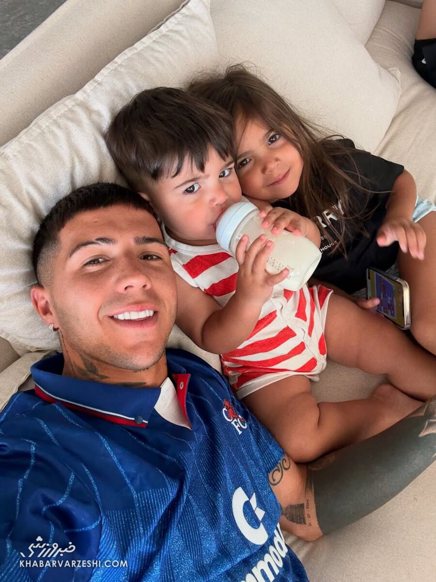 408916 انسو فرناندس و فرزندانش