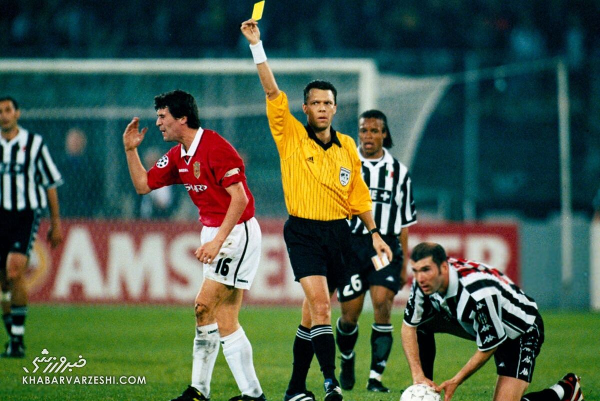 409564 روی کین به دلیل خطا روی زیدان کارت زرد گرفت