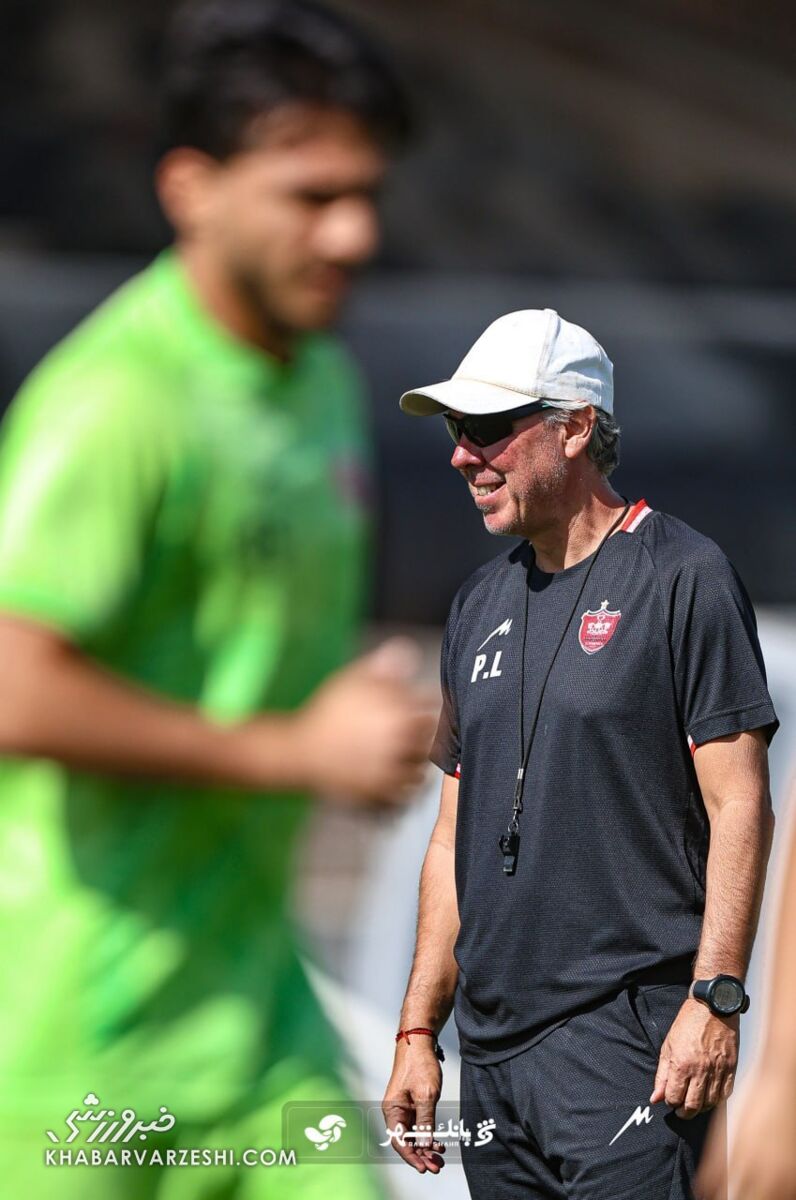 409588 بازگشت نشاط به پرسپولیسیها در غیاب هاشمیان؛ کریم باقری قبل از اوسمار مامور شد +عکس