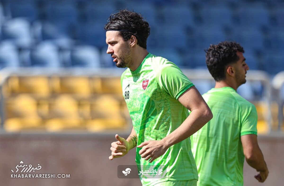 409589 بازگشت نشاط به پرسپولیسیها در غیاب هاشمیان؛ کریم باقری قبل از اوسمار مامور شد +عکس