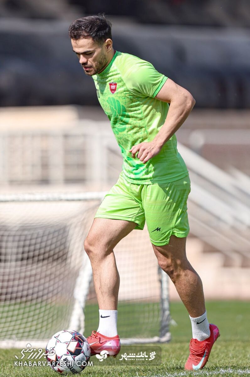 409592 بازگشت نشاط به پرسپولیسیها در غیاب هاشمیان؛ کریم باقری قبل از اوسمار مامور شد +عکس