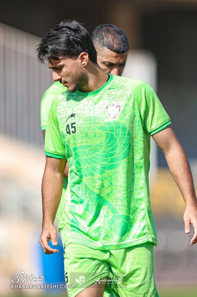 409596 بازگشت نشاط به پرسپولیسیها در غیاب هاشمیان؛ کریم باقری قبل از اوسمار مامور شد +عکس