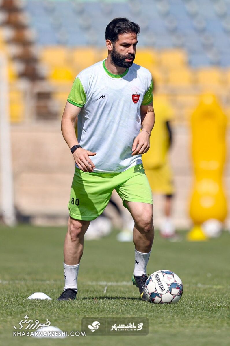409601 بازگشت نشاط به پرسپولیسیها در غیاب هاشمیان؛ کریم باقری قبل از اوسمار مامور شد +عکس