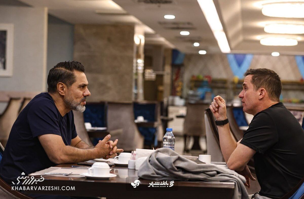 409855-1 اوسمار با افشین پیروانی چشم تو چشم شد/ پایان یک شایعه در پرسپولیس +عکس