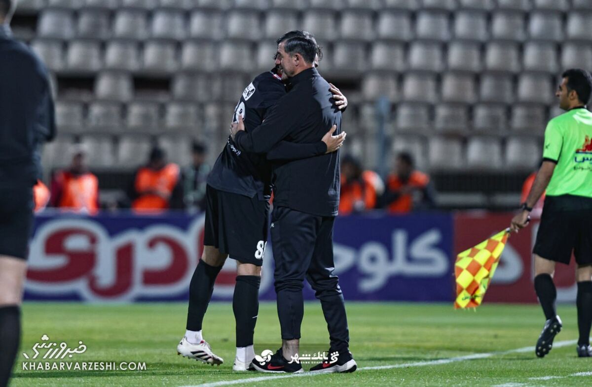 410000 کریم باقری: میدانستیم تراکتور چطور بازی میکند/ امیدوارم با آمدن اوسمار شرایط تیم عوض شود