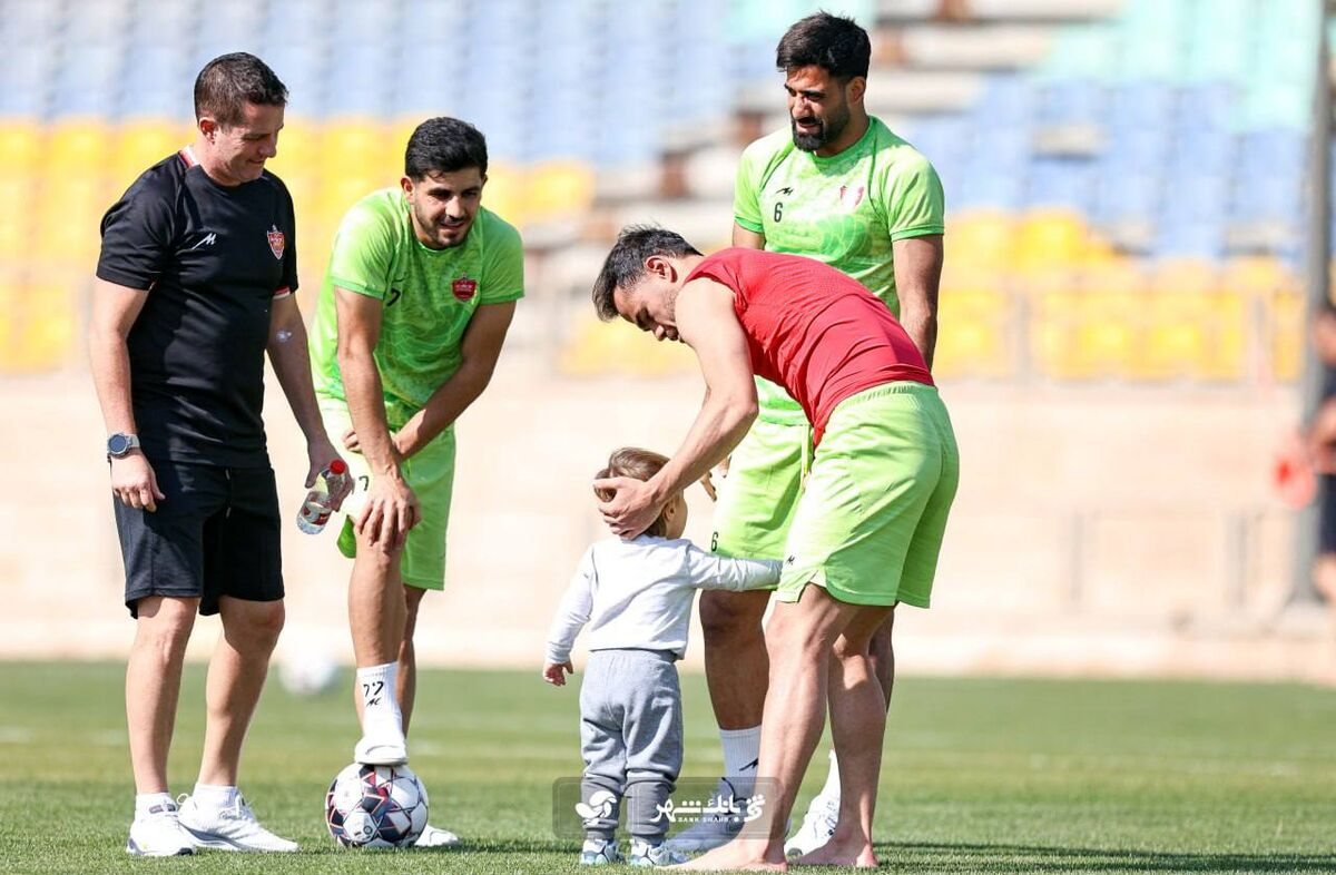 410069 استقبال ویژه از اورونوف دوم در تمرین پرسپولیس +عکس