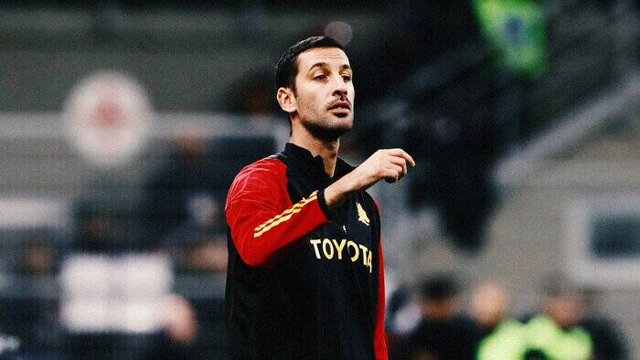 4510677 آشنایی با همکارِ جدید قلعهنویی؛ کارمندِ بانک، دستیار مورینیو و رفیقِ آزمون