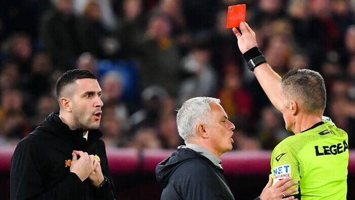 4510678 آشنایی با همکارِ جدید قلعهنویی؛ کارمندِ بانک، دستیار مورینیو و رفیقِ آزمون