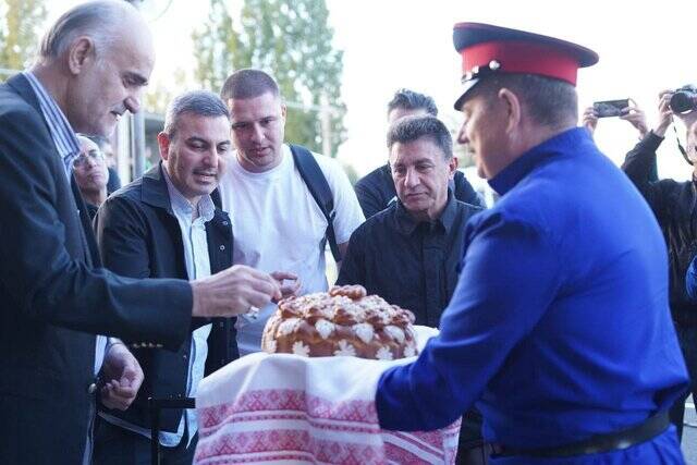 4515438 ماجرای دیر رسیدن هواپیمای تیم ملی به روسیه چه بود؟