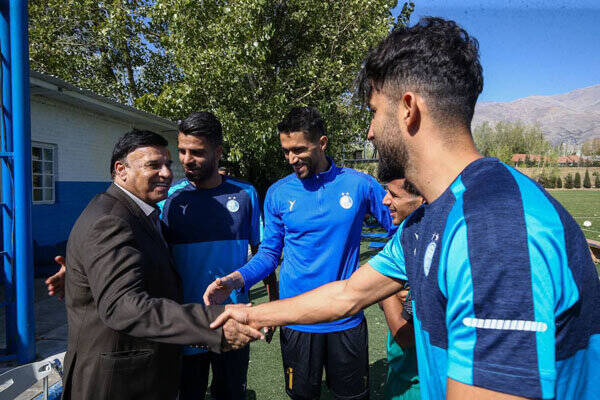 4518427 مظلومی: یک دلال بازیکن مصدوم به استقلال انداخت/ مسئولان اسیر فضای شدند