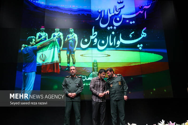 4518772 مراسم تجلیل از قهرمانان تیم ملی کشتی جمهوری اسلامی ایران