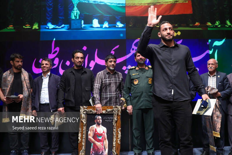 4518784 مراسم تجلیل از قهرمانان تیم ملی کشتی جمهوری اسلامی ایران