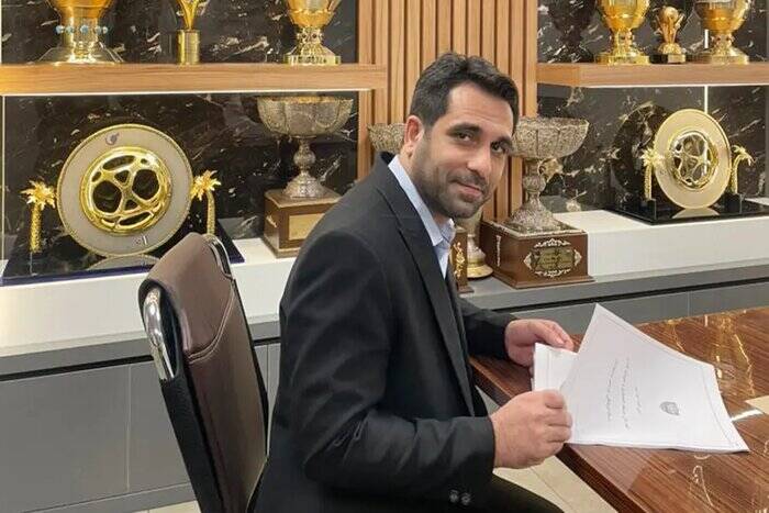 4527553 پرسپولیسِ بزرگ را کوچک نکنید؛ صندلی مدیریت، بازیچه حدادی و اینانلو