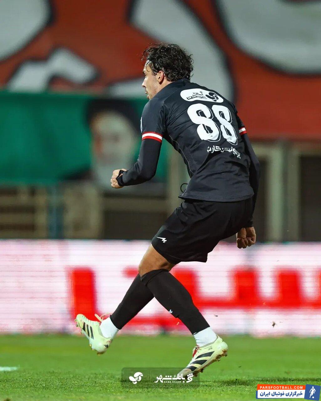 تصاویر فریمبهفریم با سوپرگل دیدنی مارکو باکیچ هافبک مونتهنگرویی پرسپولیس به تراکتور