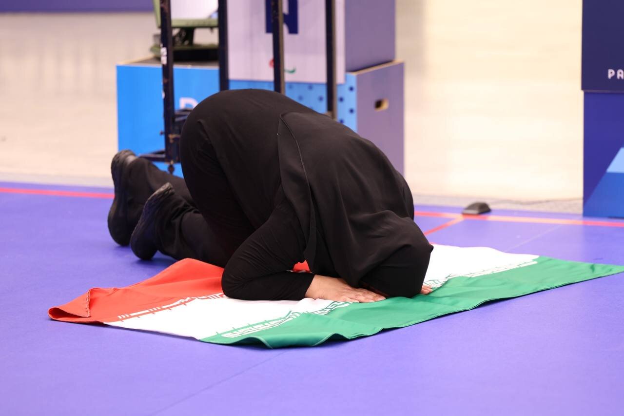 5143658 واکاوی انتقادات اخیر ساره جوانمردی؛ حقوق «ملکه تپانچه» چقدر است؟