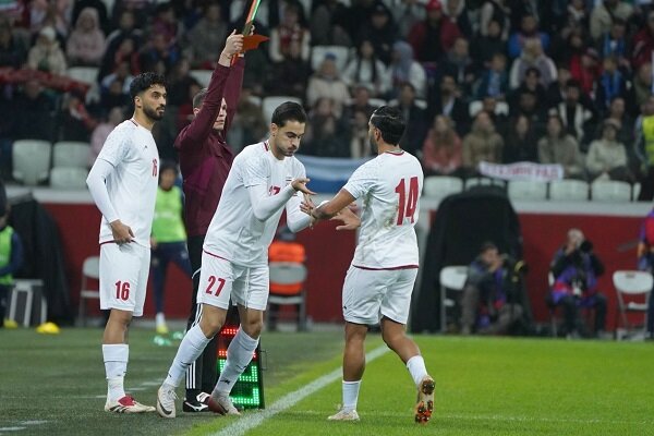 5720270-1 قلعه نویی در دعوت بازیکنان دقت کند؛ تغییر کادرفنی به سود تیم ملی نیست