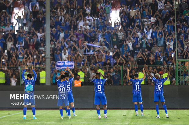 5729244-1 استقلال و پرسپولیس برعکس هم رفتند/ بردی که یک قربانی بزرگ گرفت!