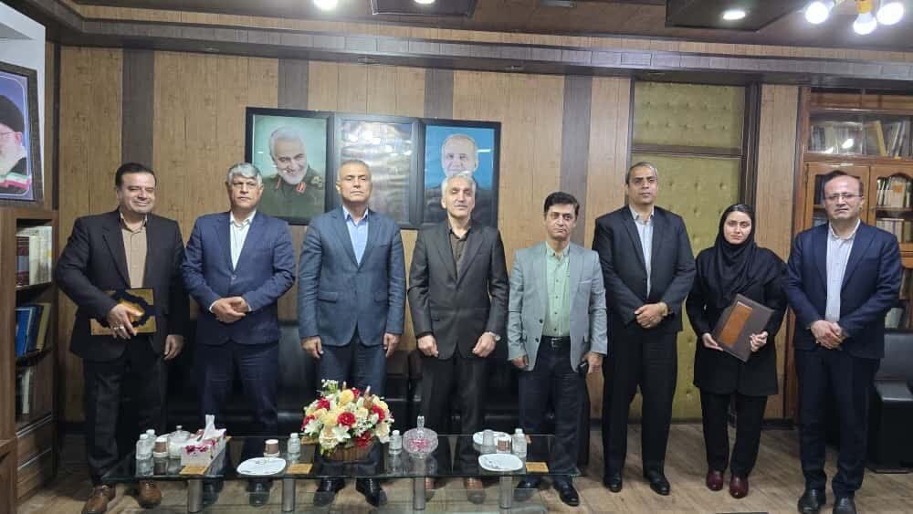 5730408 فرماندار گناوه: اعتمادسازی برای مردم در حوزه بهداشت و درمان ضروری است