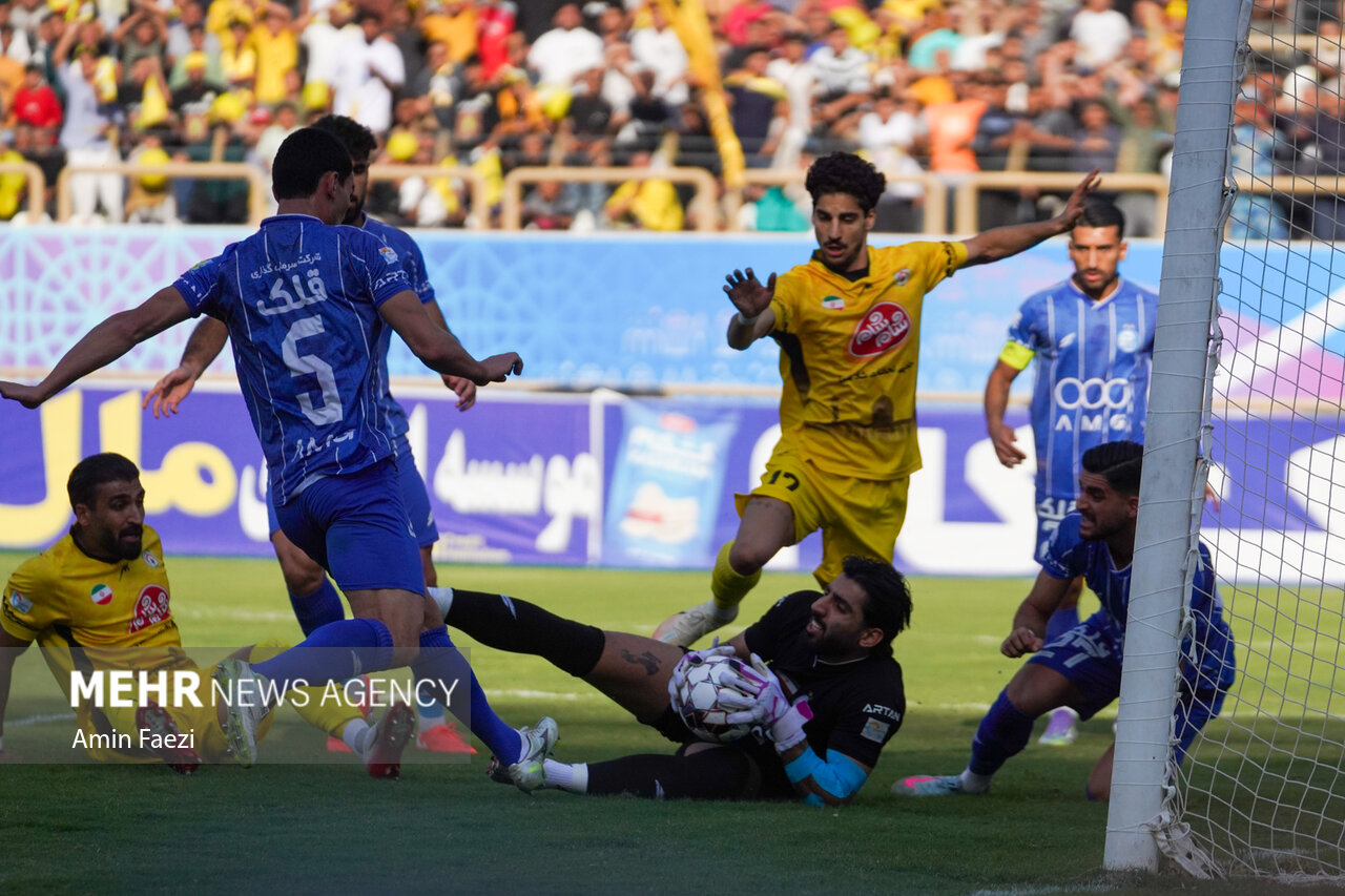 5743065 توصیه به بازیکنان استقلال برای «بدتر» نشدن/ هاشمیان آخرین اخراجی نبود!