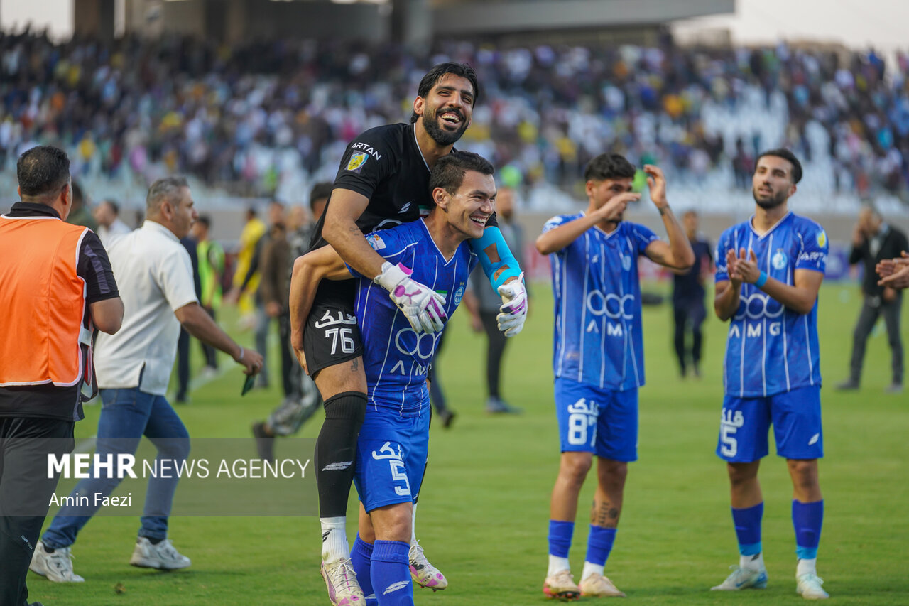 5743084-2 مهرانپور: استفاده از جوانان خوب است/ حضور غفوری به استقلال کمک می کند