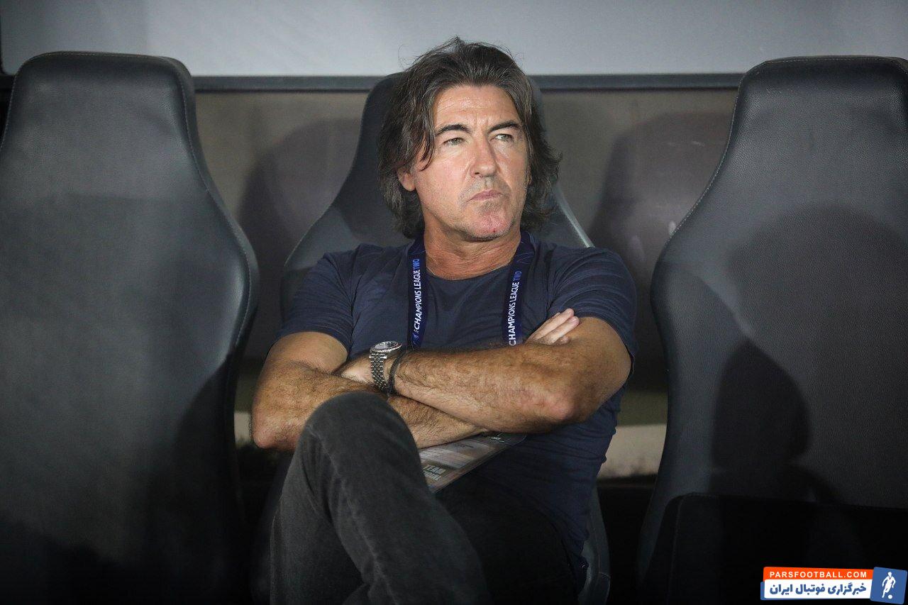 ریکاردو ساپینتو در دیدار مقابل المحرق بحرین روی نیمکت استقلال نشست