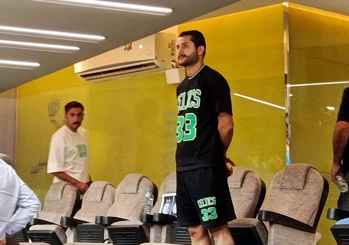 عارف غلامی تماشاگر ویژه دیدار بسکتبال استقلال و شهرداری گرگان بود