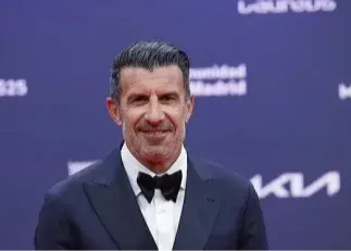 لوئیس فیگو : رئال مادرید با نتیجه ۳-۱ برابر بارسلونا پیروز میشود