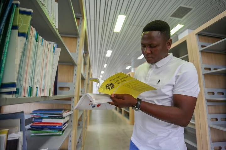 img_20251014_144824_742 عکس از کتابخانه دانشگاه تازه تاسیس دارالسلام تانزانیا