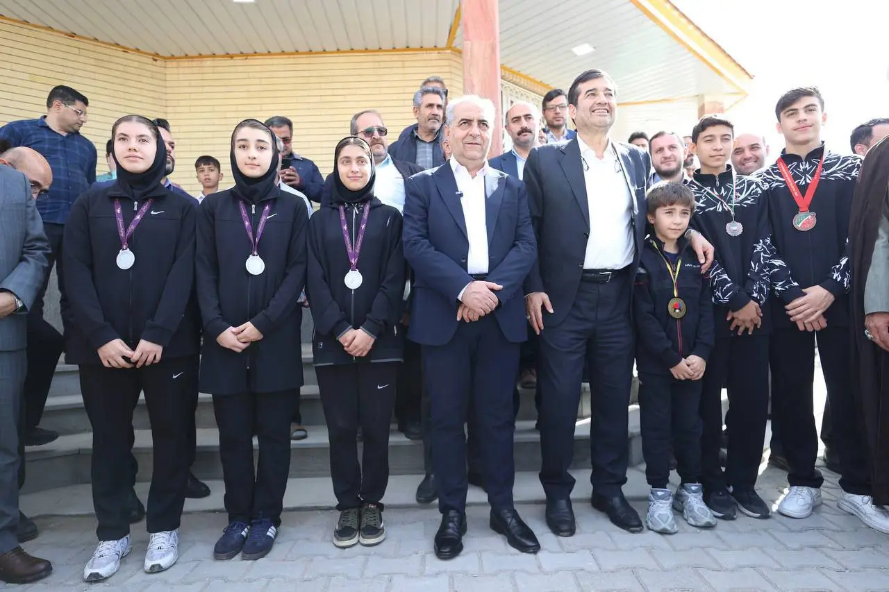 بازدید وزیر ورزش و جوانان از مجموعه ورزشی سرپوشیده ولایت بناب