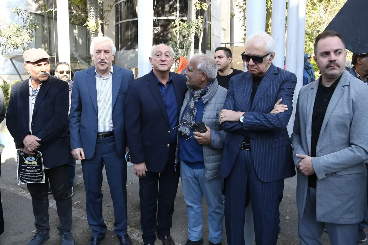 img_20251029_124550_593 مراسم تشییع پیکر مرحوم اکبر کارگرجم(عکس)