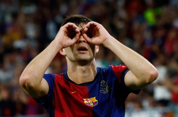 تصویری از واکنش های جالب پدری درون دروازه در تمرین اسپانیا