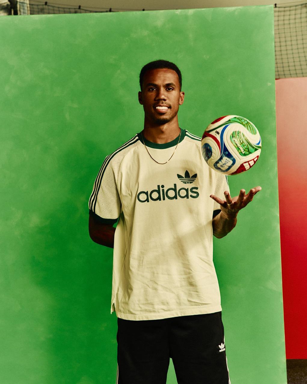 photo_2025-10-04_00-39-03 گابریل ماگالاش