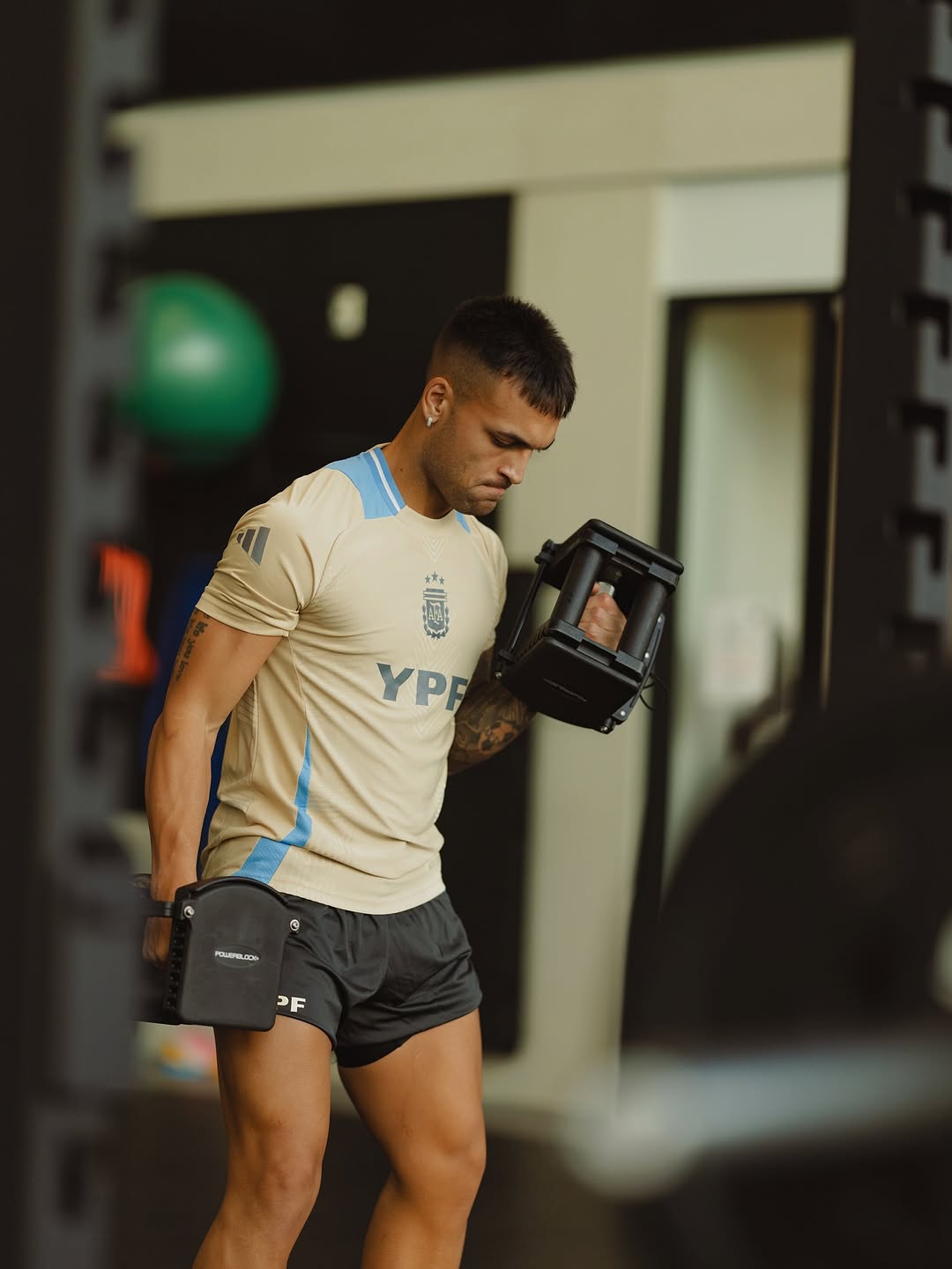 photo_2025-10-09_01-26-40 لائوتارو مارتینز