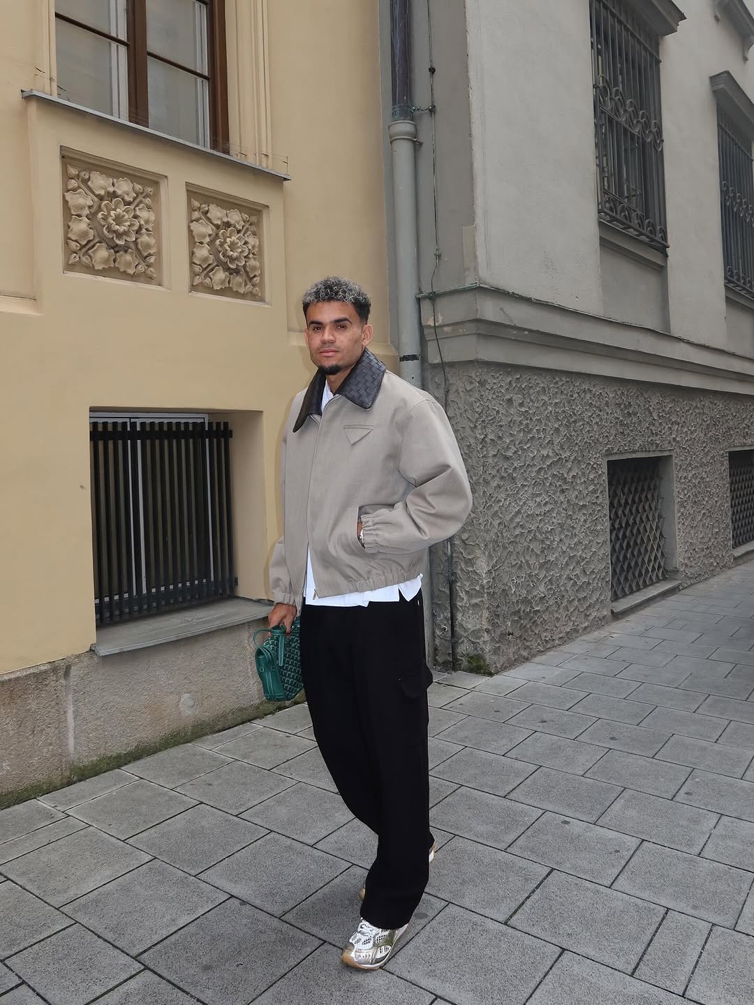 photo_2025-10-09_01-27-29 لوئیس دیاز