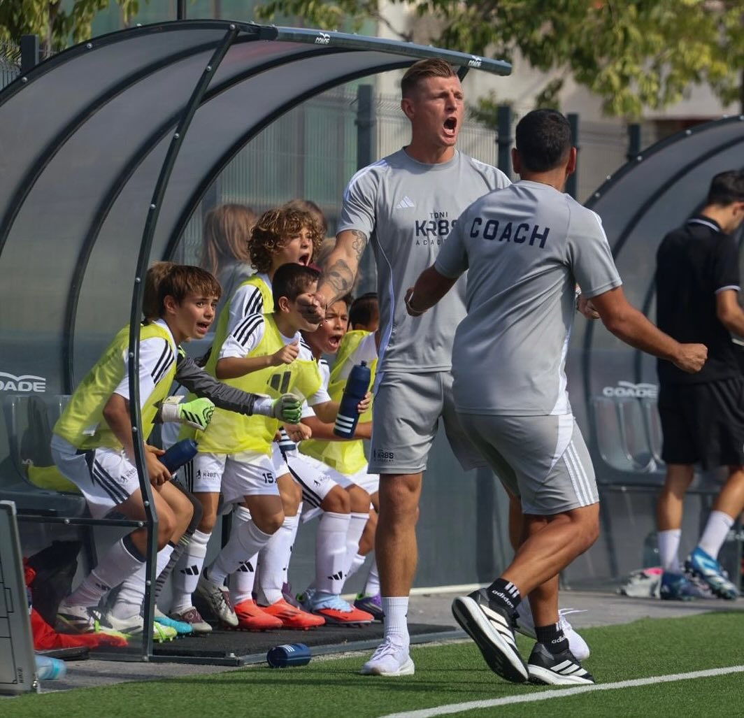 photo_2025-10-13_01-52-25 تونی کروس